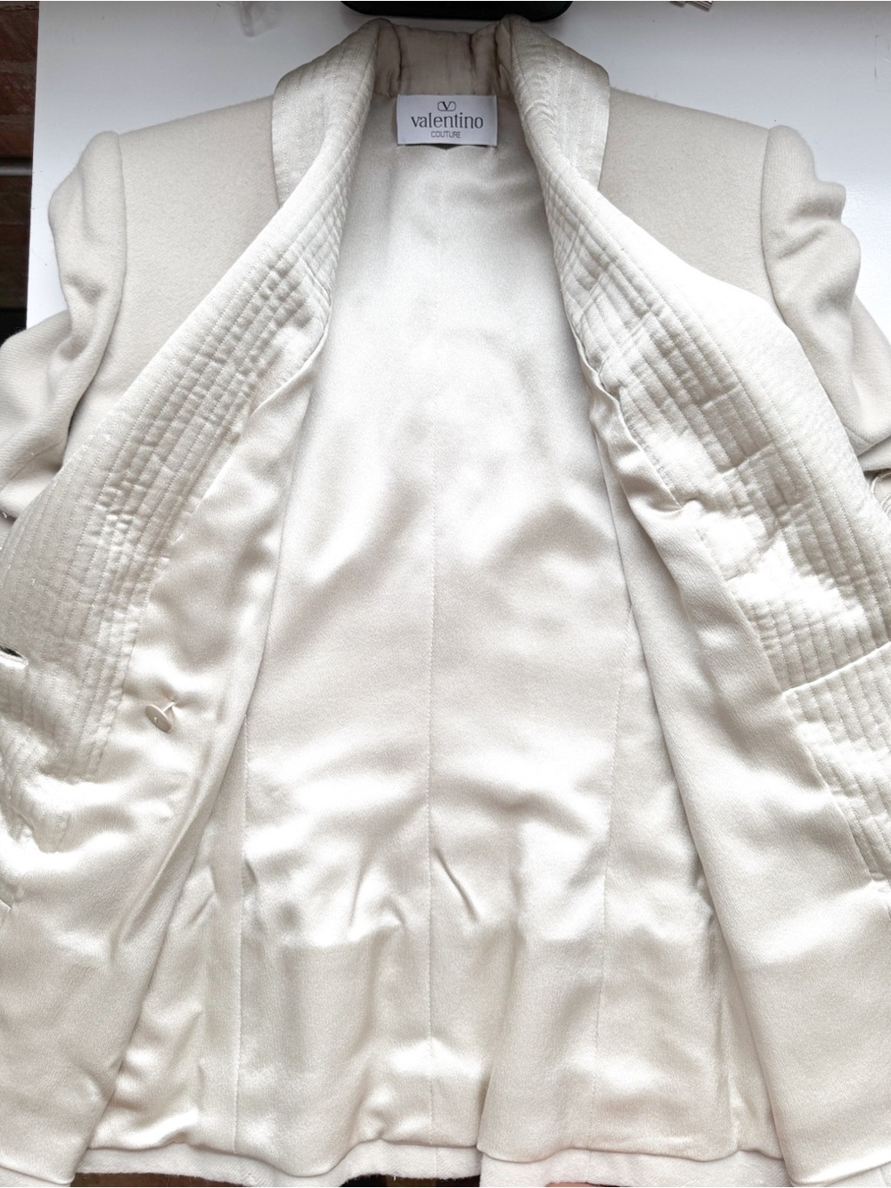 Vintage Valentino Haute Couture Ivory Embroidered Double-Breasted Jacket - Picture 9 of 11